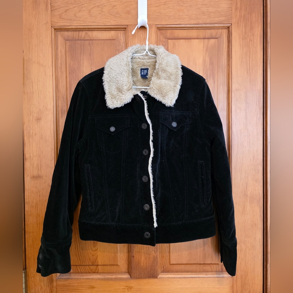 GAP Women's Sherpa Lined Trucker Jacket Size S